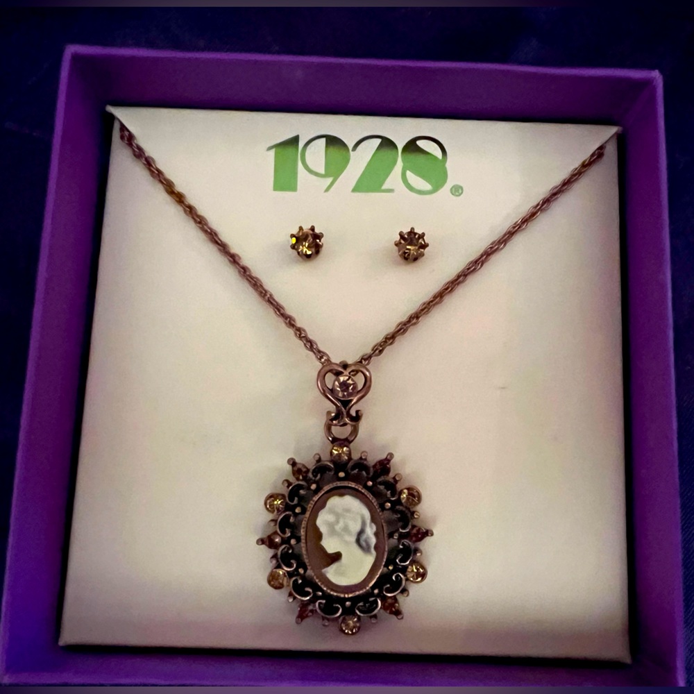 Necklace and earrings set, never removed from box